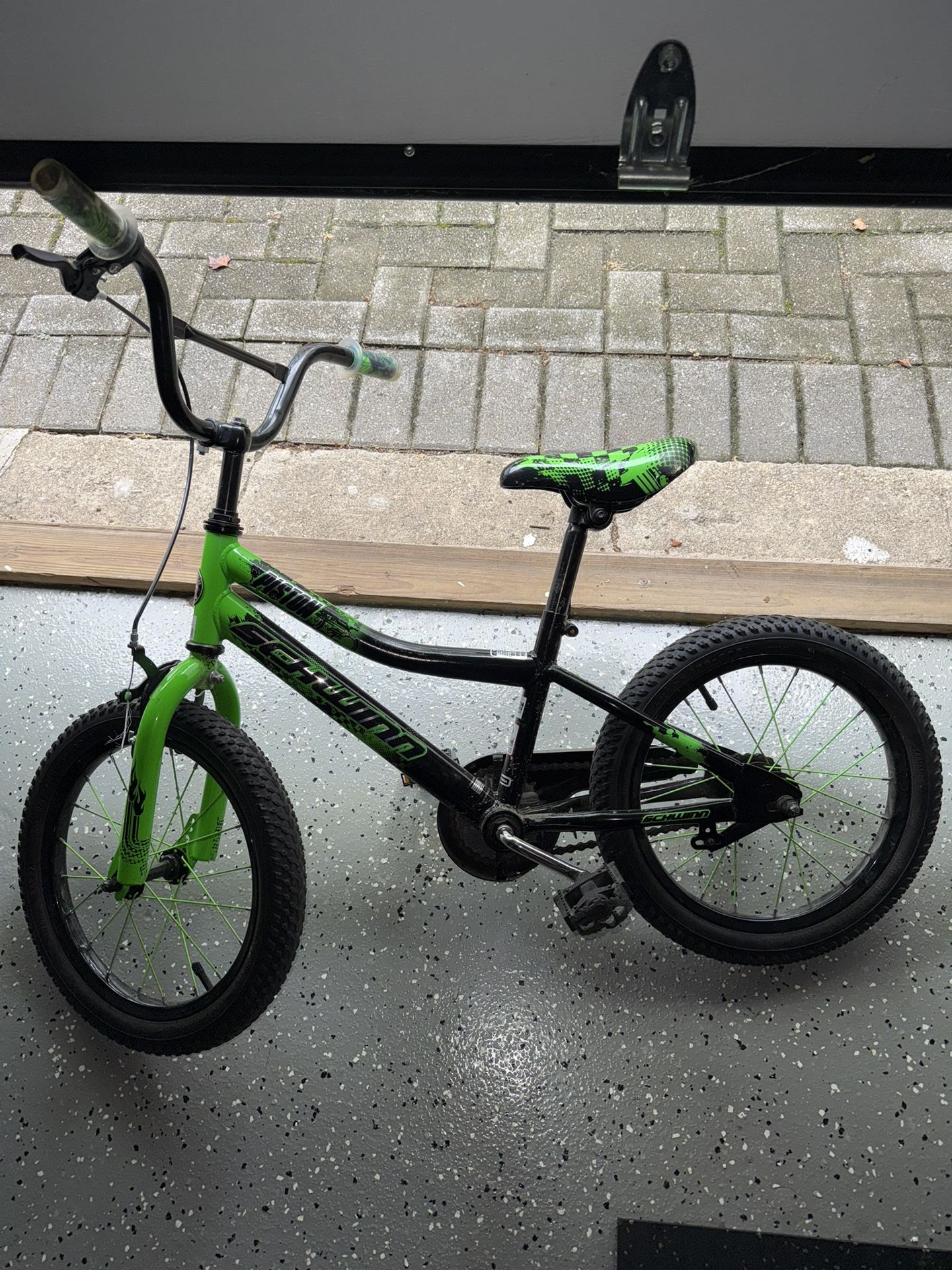 Schwinn Piston Kids Bicycle