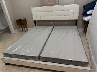 New KING SIZE BED FRAME NEW BOX SEALED WITH BOXSPRING SET 