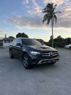 2022 Mercedes-Benz GLC 300
