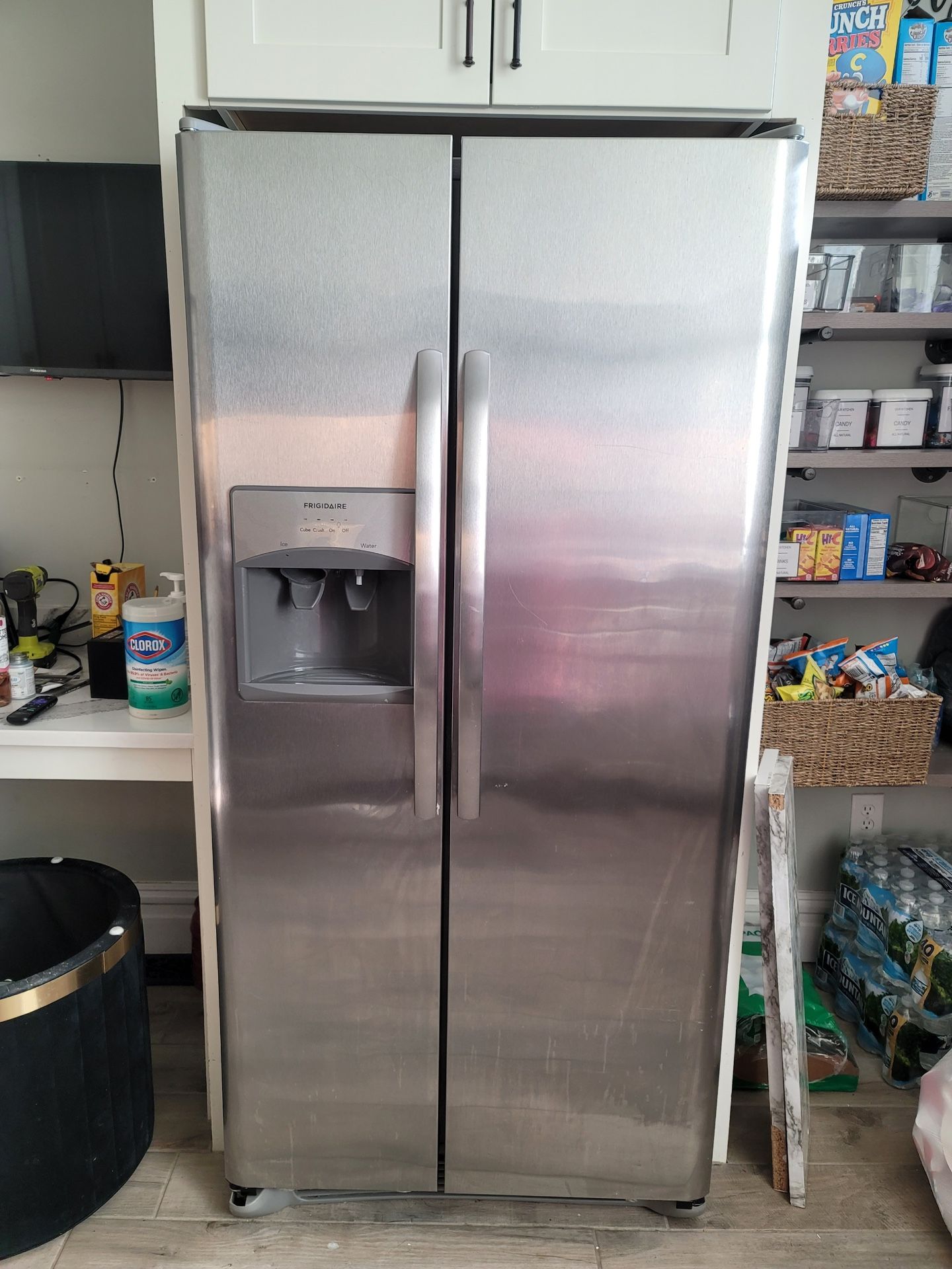 Refrigerator 