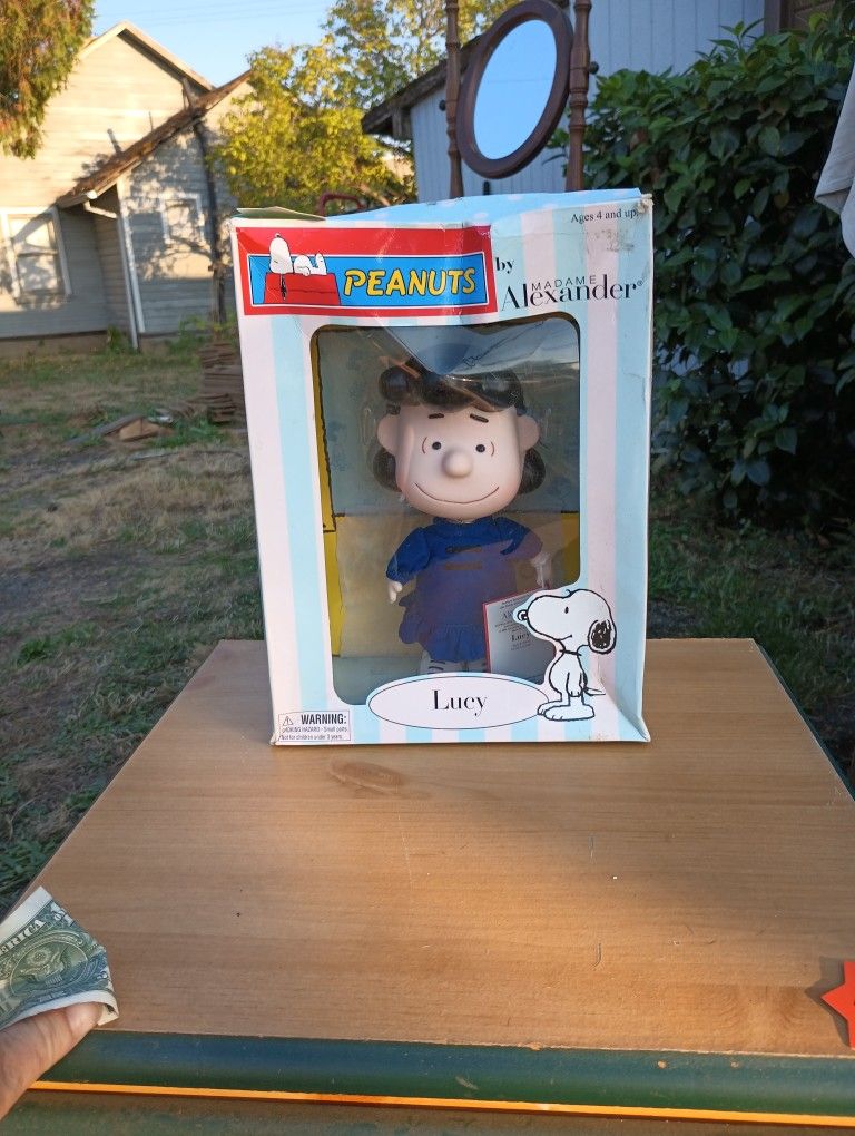 Peanuts Collectable "Lucy"  Doll