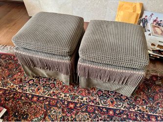 Fringe ottoman