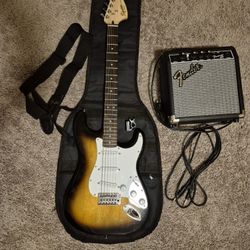 Fender Stratocaster® With Amp.