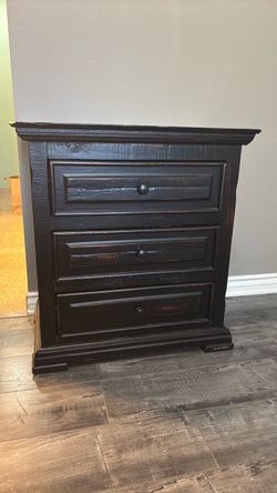 Black wood dresser