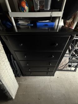Chest of drawers
