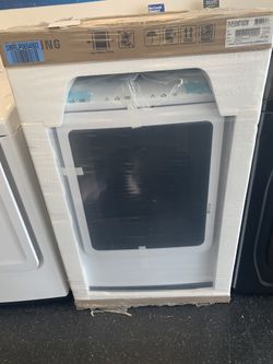 Brand New Samsung Electric Dryer