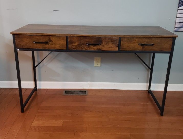 Brand-new Computer Desk