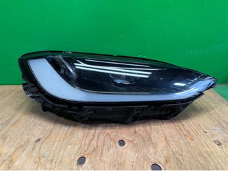 Model x 2022 2023 2024 2025 Right passenger headlight Oem