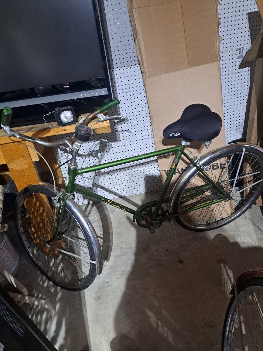 SCHWINN VINTAGE BICYCLE