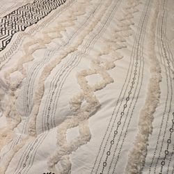 King Bedspread  White/black Chenille Bedspread
