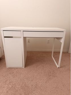 White desk for sale