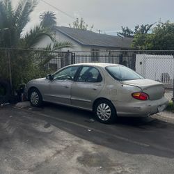 Hyundai Elantra 98 Standard 