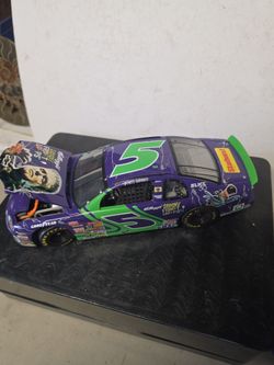 Car 5 multicolored.