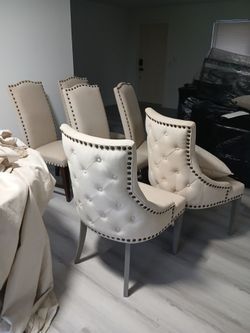 6 Tufted Dining Room Chairs $200
