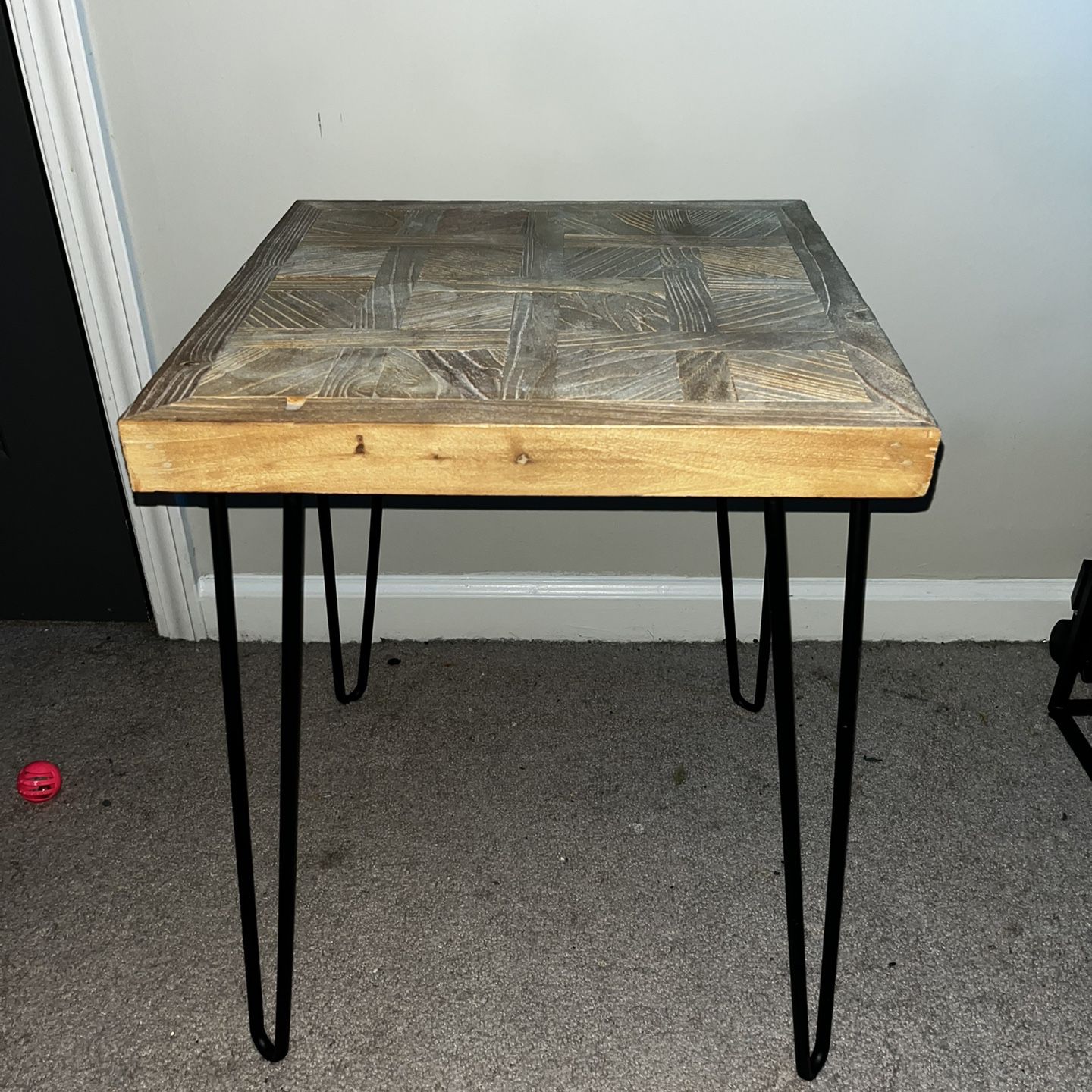 HomeGoods End Table/Side Table