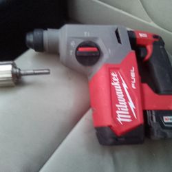 Milwaukee M-18 Hammer Drill