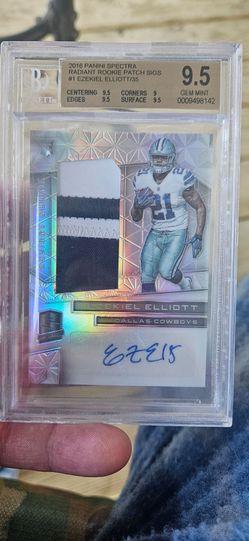 2016 PANINI SPECTRA RADIANT ROOKIE PATCH SIGS #1EZEKIEL ELLIOT 9.5 GRADE 10 AUTO