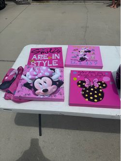 Minnie Mouse’s wall decor set