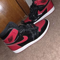 Air Jordan Retro 1 "Patent Bred"
