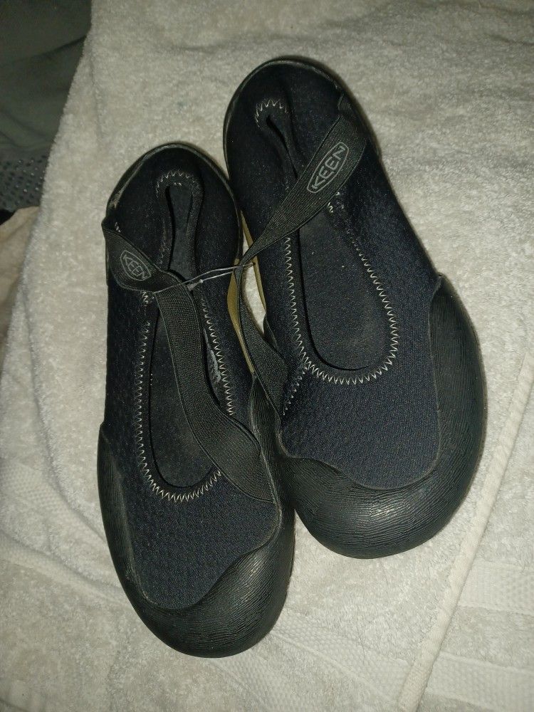 Keen Water Shoe Sz10