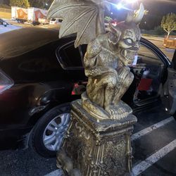 HOME DEPOT GARGOYLE 5 Ft TALL 