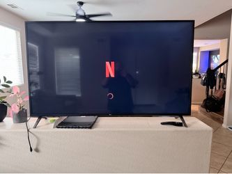 LG 65” 4K Smart TV – Excellent Condition – Soundbar Included