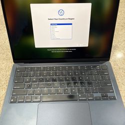 RARE BUILD Apple MacBook Air 13” M2 24gb Ram 1TB 100% Battery