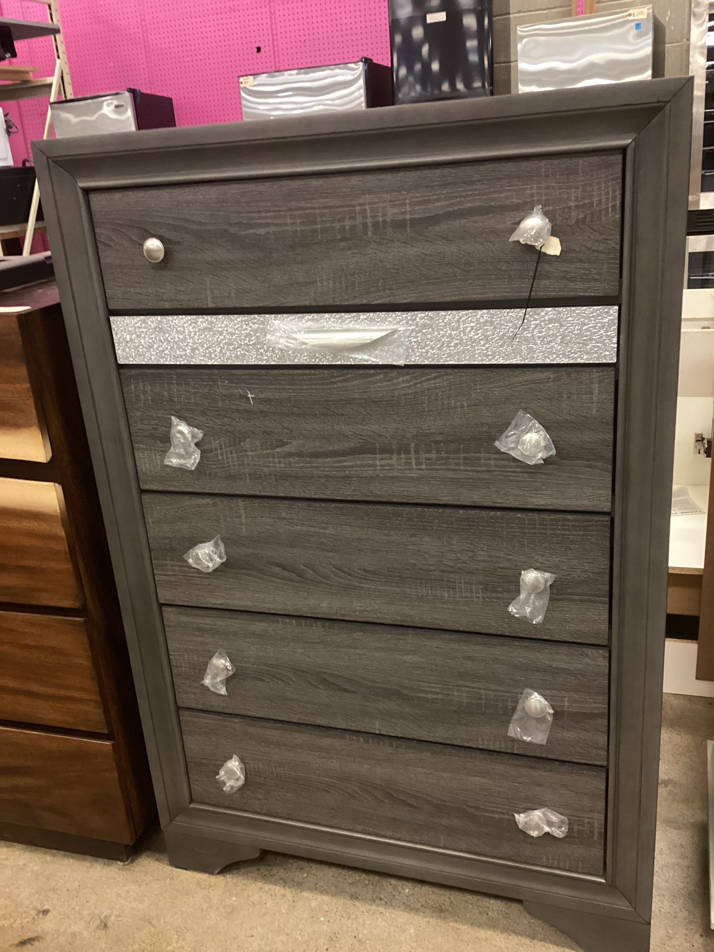 Regata Chest Gray Dresser