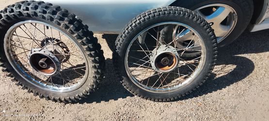 I think there for a 100 or 125  Yamaha or Kawasaki  not su