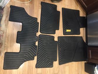 Nice And Clean Kia Sorento (2021-2025) Plastic Mats Complete Set In Greet Condition 