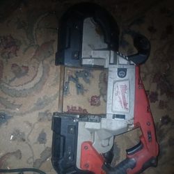 Milwaukee Deep Cut Band Saw
