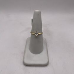 14kt Gold Engagement Style Ring w/ Teardrop Design