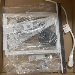 BRAND NEW WINDOW AC . 