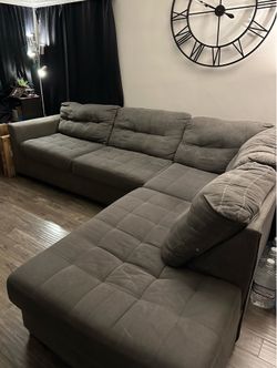 Sectional couch