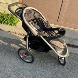 Graco Stroller ( Foldable ) 