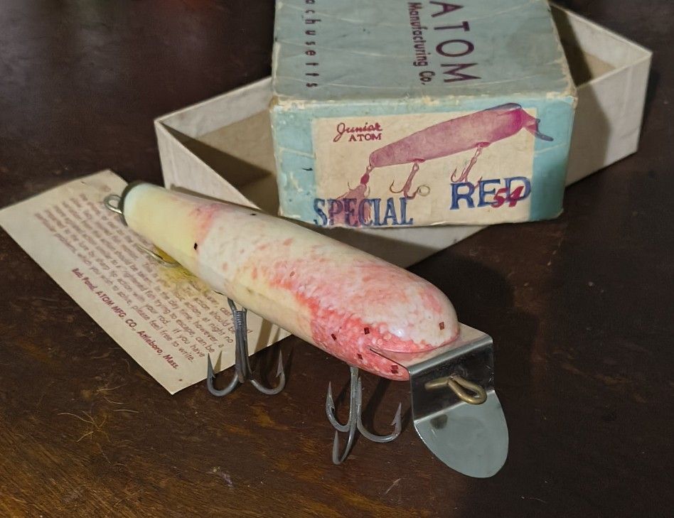 Vintage Junior Atom Muskie Lure Limited Ed In Special Red, Lure In Original Box With Original Card
