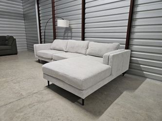 Like New 🔥 Living Spaces Gray 2 PC Sectional 🛋 (Delivery Available) 🚛