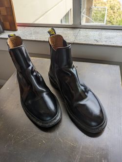 Doc Martens Black Leather Boots (Mens)