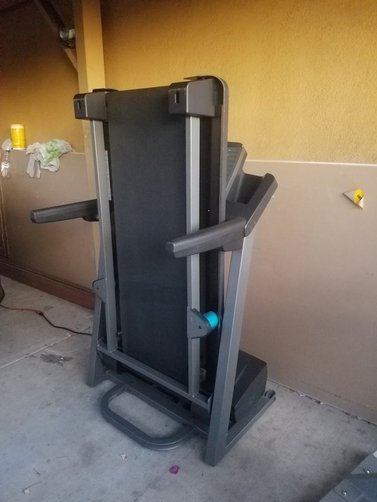 Like New Proform XP 550 Treadmill for Sale in Oxnard, CA OfferUp