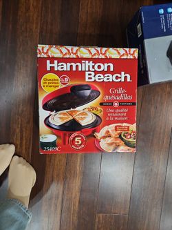BRAND NEW Hamilton Quesadilla MAKER 
