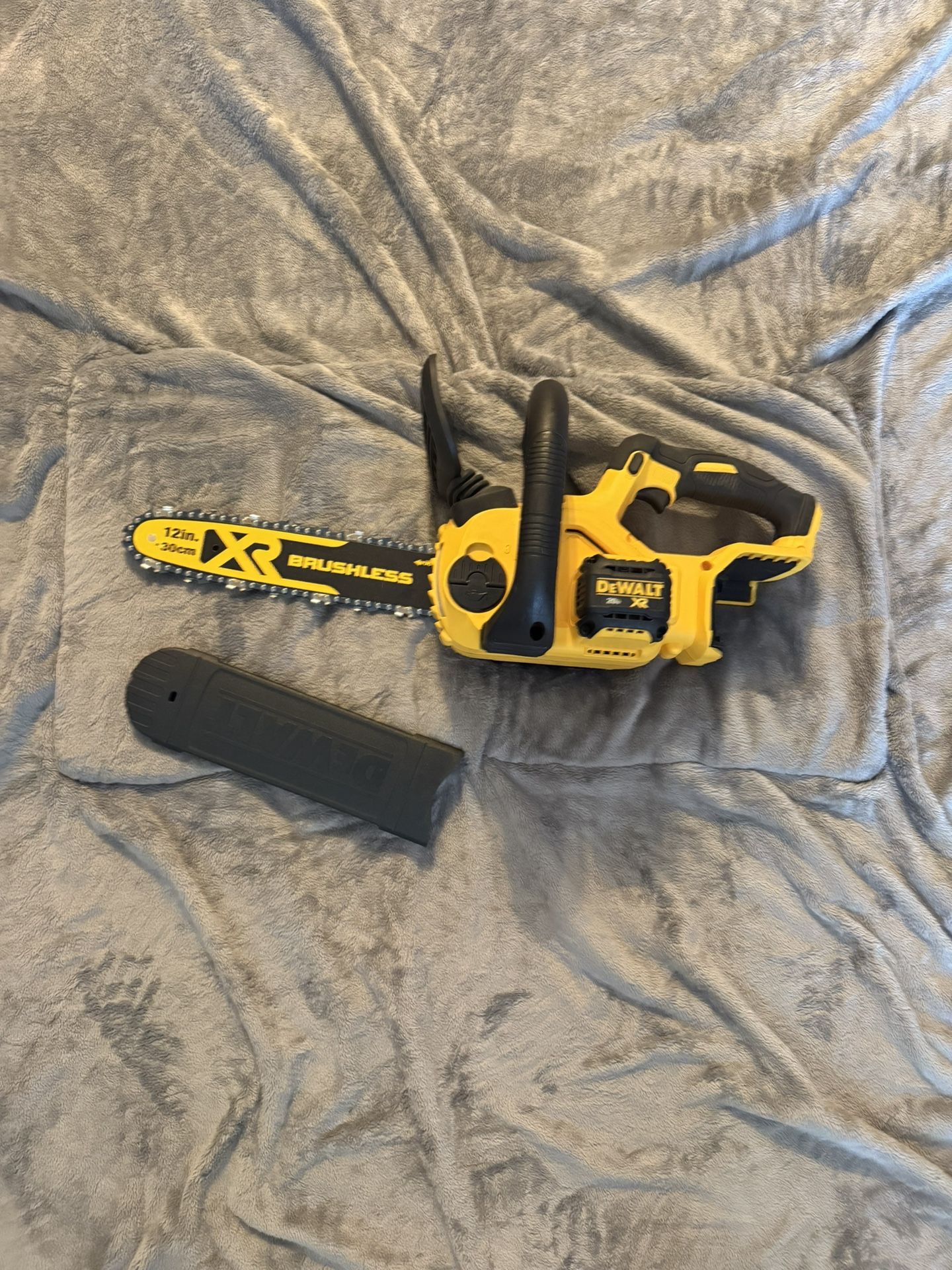 DEWALT 20V MAX 12 in. Cordless Battery Powered Chainsaw (Tool Only)