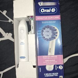 Oral B Toothbrush 