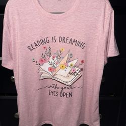 Women’s Size Large Reading Is Dreaming With Your Eyes Open Graphic Tee Shirt 