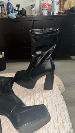 Black Boots