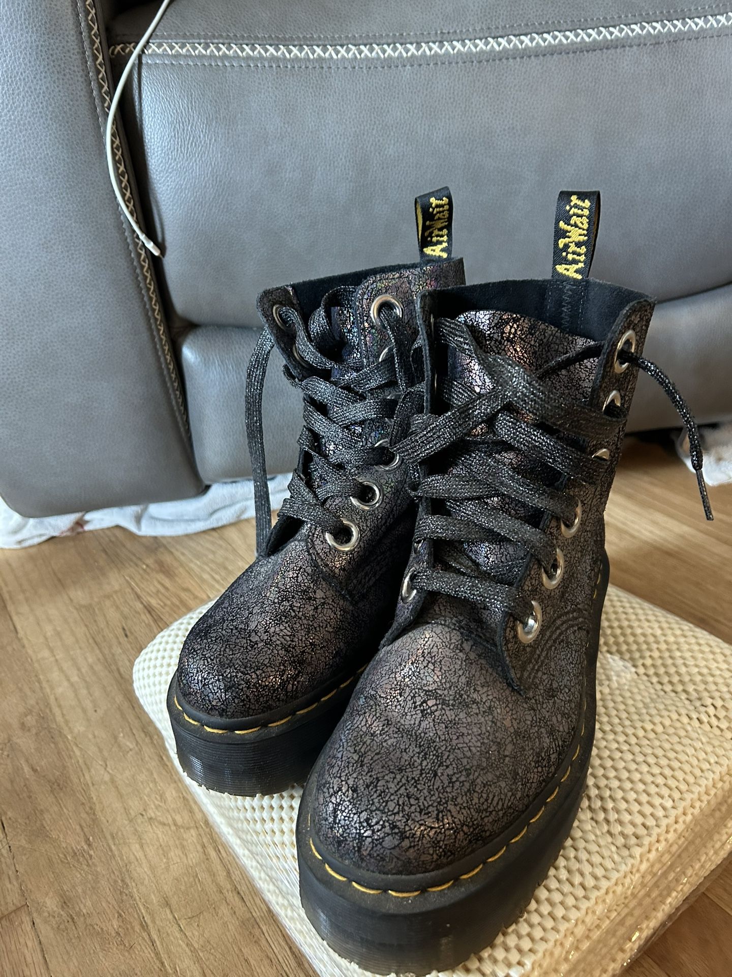 Women’s Doc Martens Like Brand New Women’s Vegan Suede Glitter Boots