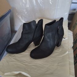 Black Boots