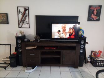 Entertainment center tv stand