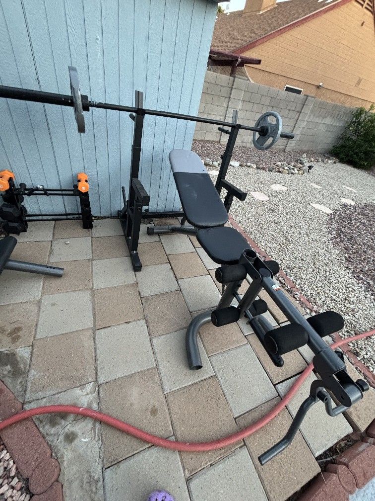 Lifting Exercise Equipment With Weights