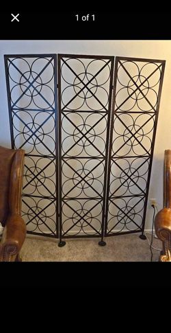 Geographic METAL Room Screen