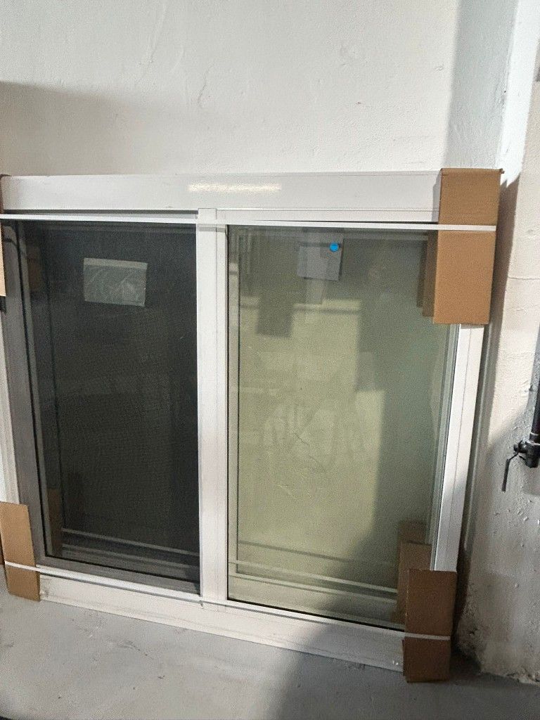 Impact Horizontal White Frame Clear Glass